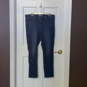 Levi’s Medium wash skinny